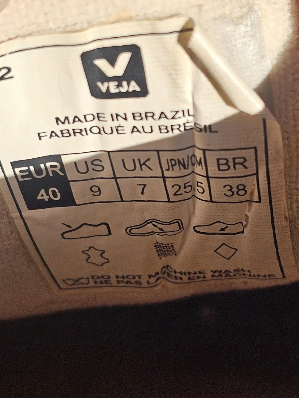 Veja Campo T2 White/Almond Leather Sneakers w/ Beige Suede V Logo Women's Size 9